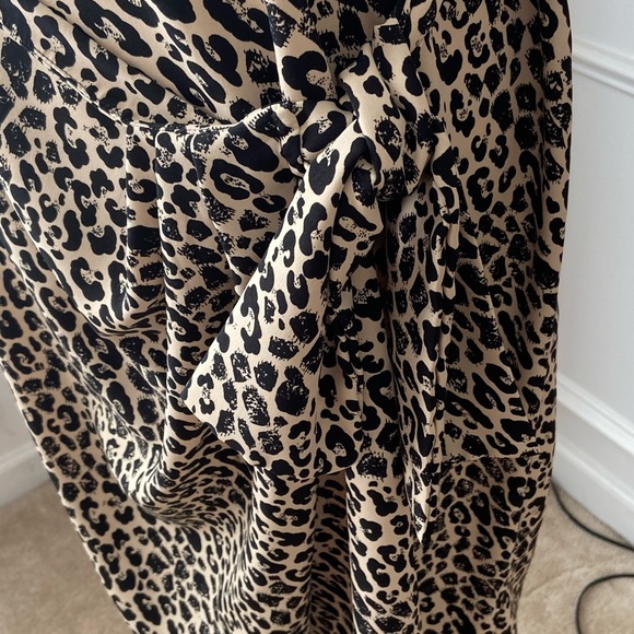 Sag Harbor Leopard Print Wrap Sleeveless Dress - Picture 7 of 14